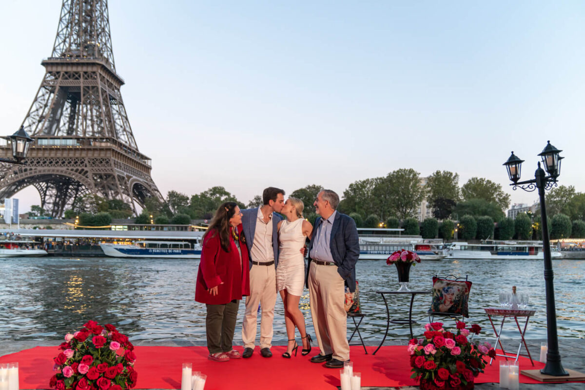 The Parisian Bistro - seine river - Eiffel Tower view